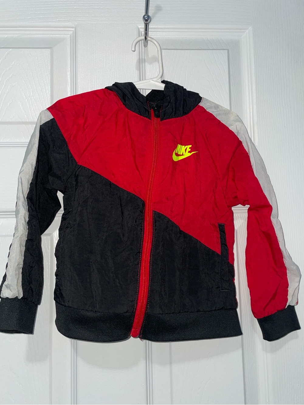 Nike Color Block Hooded Jacket in Red & Black